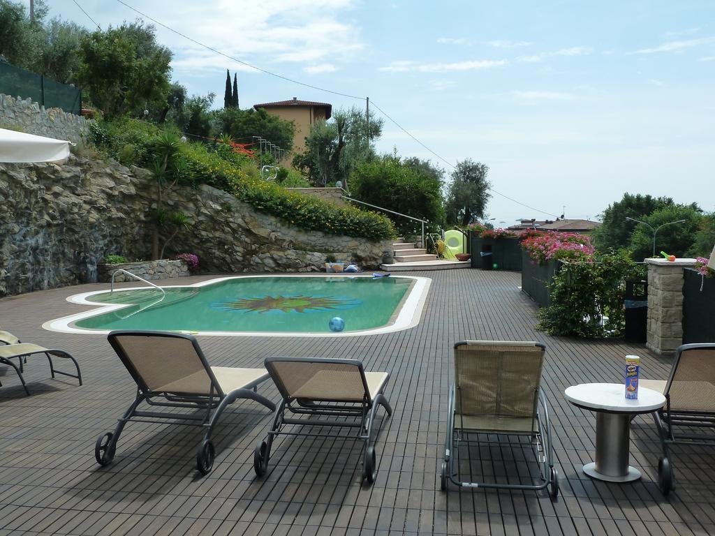 Villa Treccani Apartments Мальчезине Экстерьер фото