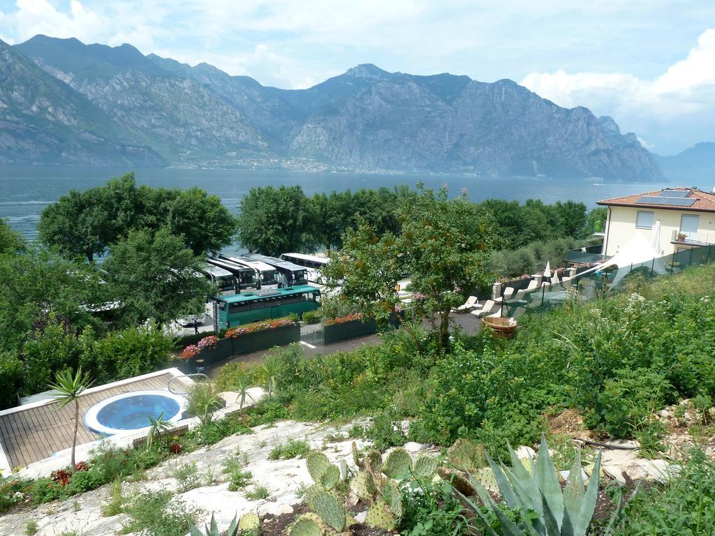 Villa Treccani Apartments Мальчезине Экстерьер фото